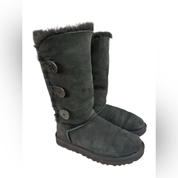 UGG Shoes - UGG BAILEY BUTTONS TRIPLET BOMBER LEATHER BOOTS BLACK WOMEN SIZE 7 B6